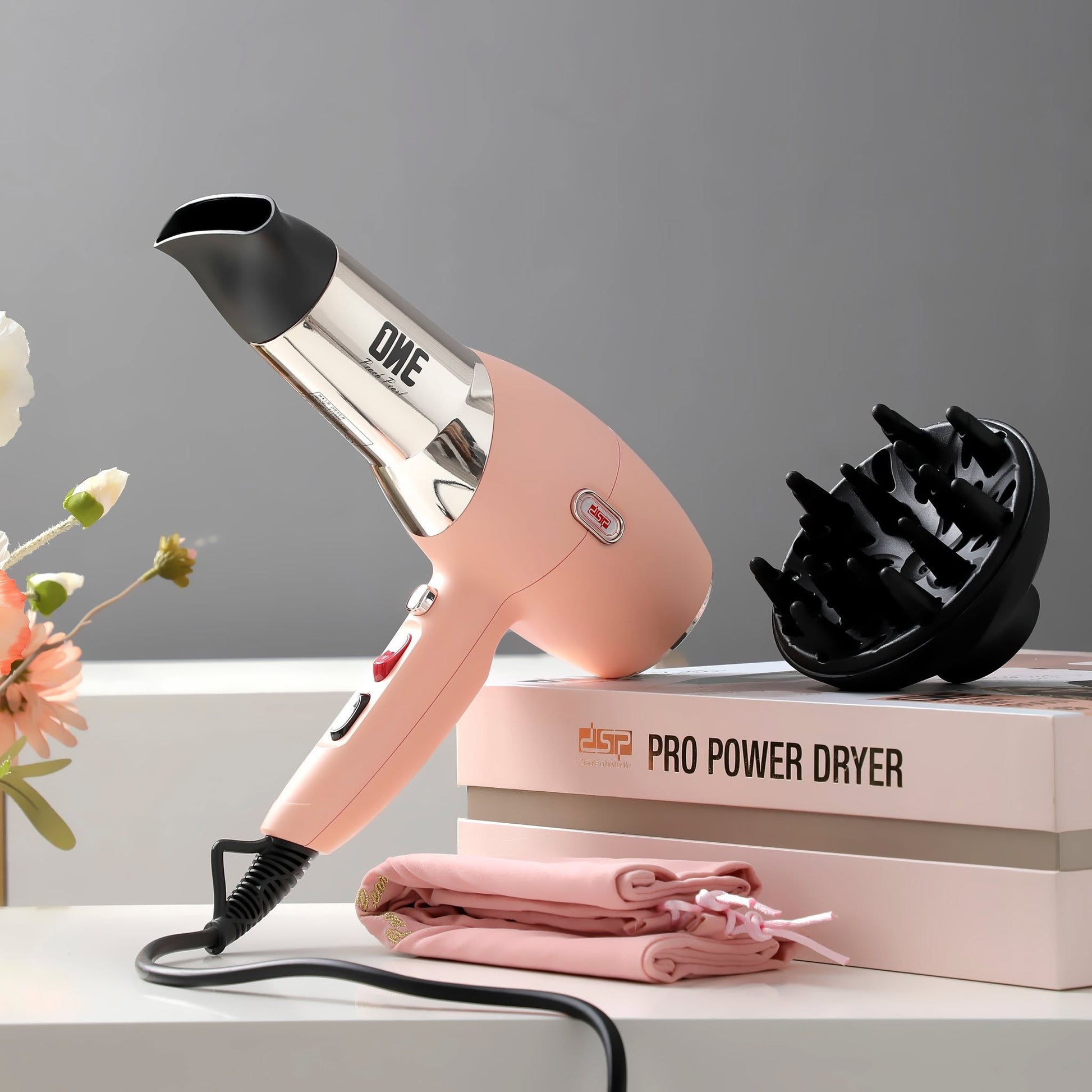 سيشوار شعر Peach Pearl بمحرك نحاس احترافي وشنطة تخزين هدية DSP 37190U – صورة 2