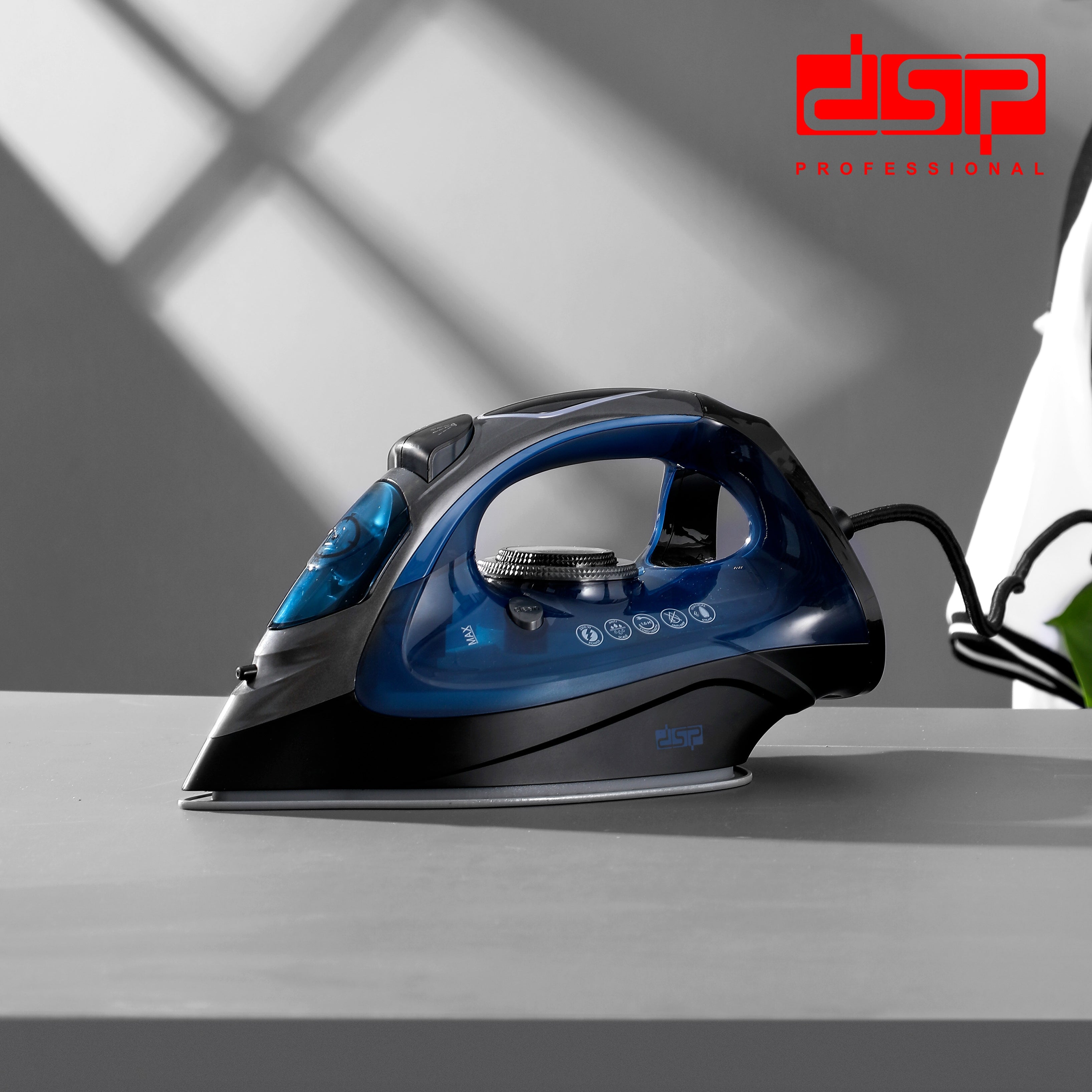 مكواة ملابس بخار DSP KD1133 – 2200 وات – أداء احترافي